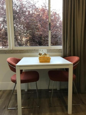 Romantic Renewed 1 Bedroom Apartment at Areeiro